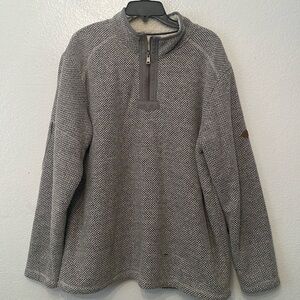 Men’s Orvis  fleece lined pullover.  Zip front x-large black & white. Warm